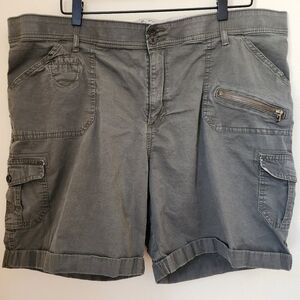 Women's Lee Cargo Shorts Lots Of Pockets Olive Green 22W Medium Grunge Boho Y2K